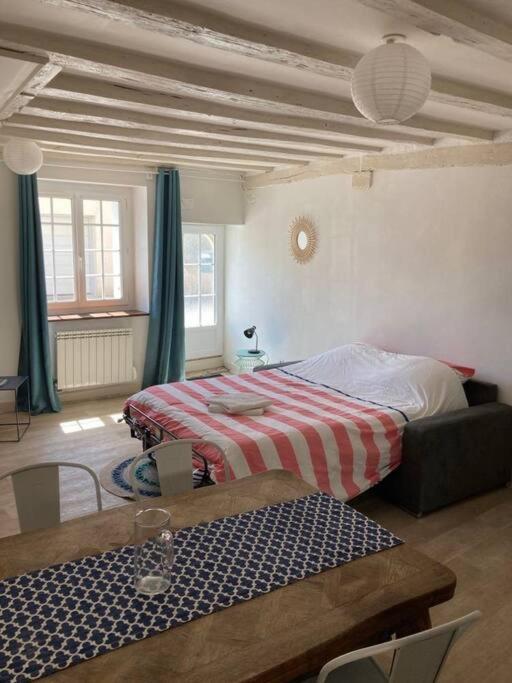 : Apartment *